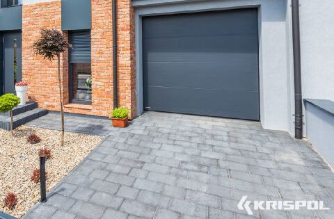 Sektionaltor von Krispol in Anthrazit glatt