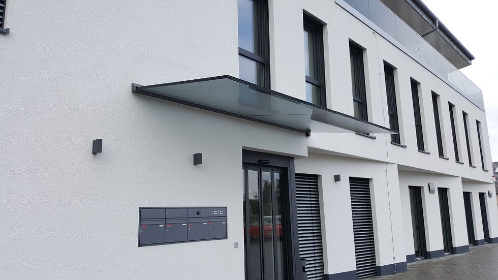 Vordach aus Glass Glassline CANOPY cloud Hauseingang modern