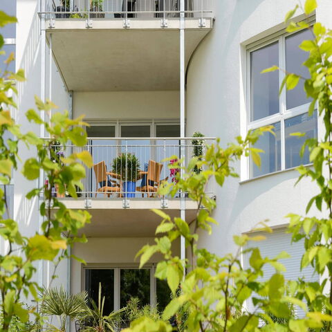 Bodentiefe Fenster Mehrfamilienhaus mit Kämpfer