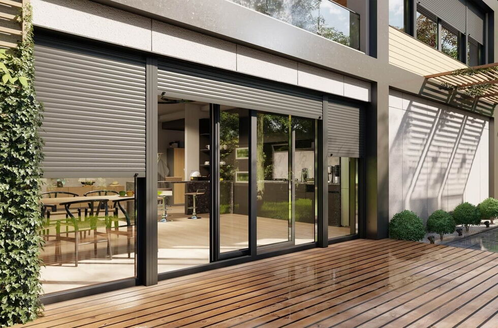 Terrasse mit 4-flg. Hebeschiebetür mit Aufsatzrollladen