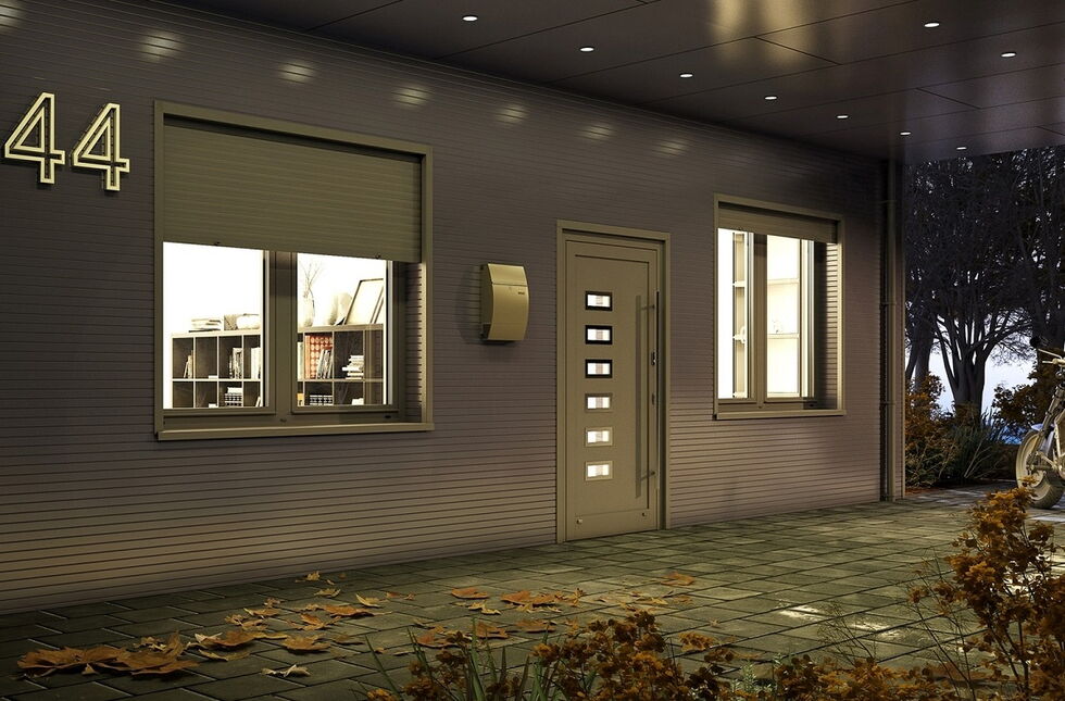 Huis met aluminium kozijnen, deuren en rolluiken