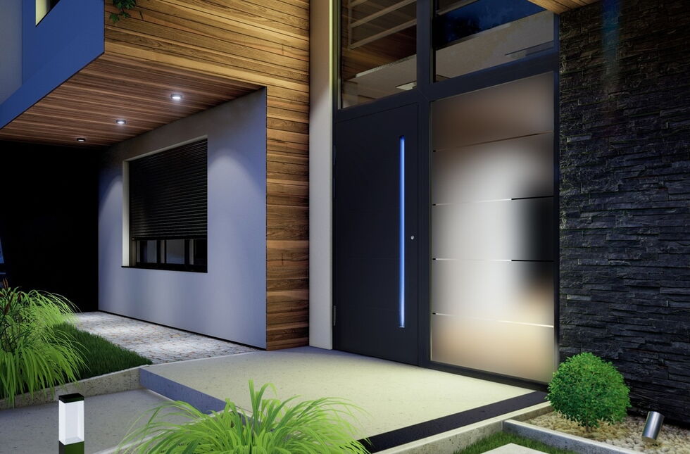 Haustür mit Oberlicht und Seitenteil sandgestrahlt