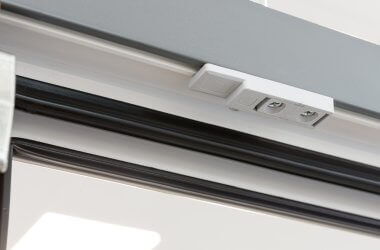 Reedkontakt vom Maco Tronic am Fenster