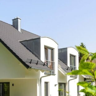 Dubbelvleugelig dakkapel kozijn met balustrade