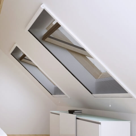 Fliegengitter Rollo für Dachfenster