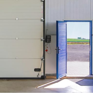 Industrie-Sektionaltor Konstruktion mit Nebentür