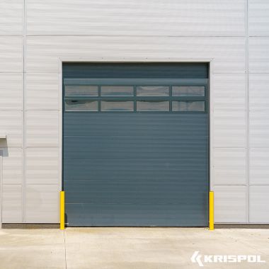 Industrie-Sektionaltor von Krispol mit Fenster in Anthrazit