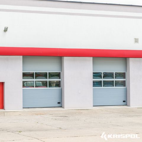 Industrie-Sektionaltor von Krispol mit Doppel-Lichtband in Grau