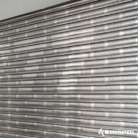 Rollgitter von Krispol mit Krispollogo