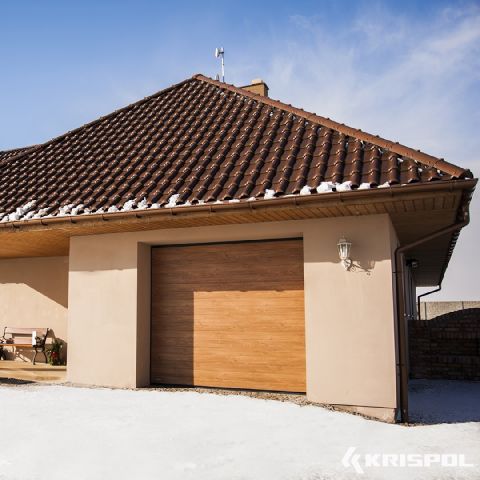 Sektionaltor mit Holzoptik von Krispol