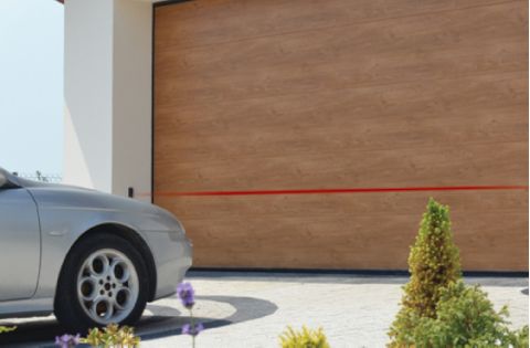 Sektionaltor als Garagentor mit Holz-Optik