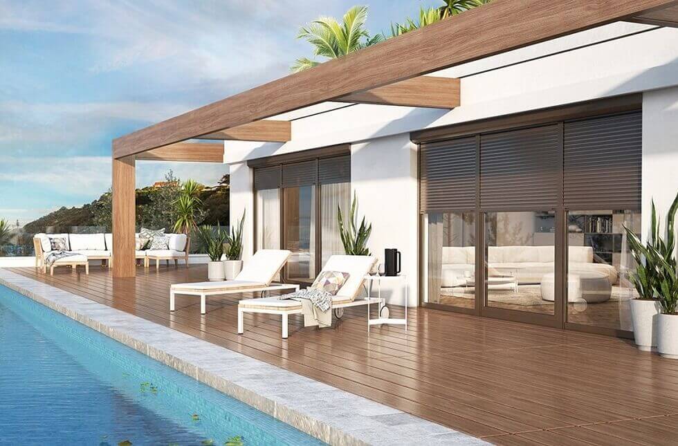 Terrassendeuren met voorzetrolluiken in bruin