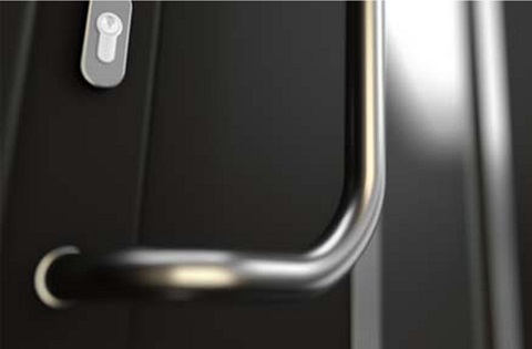 Haustür mit Stoßgriff M2 in Silber