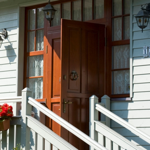 Holzhaustür Landhaus Stil