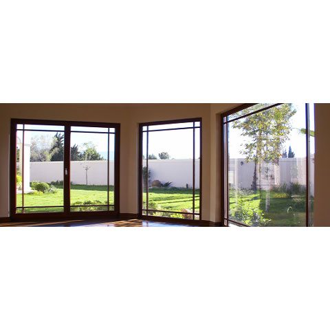 Terrassenfenster aus Holz mit Sprossen