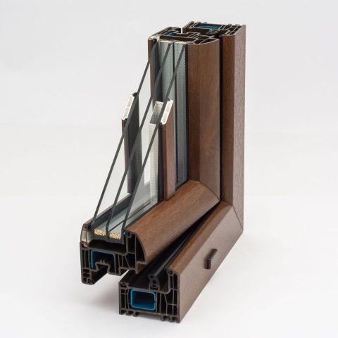 Kunststofffenster mit aufgesetzten Sprossen und Scheinsprosse Duplex