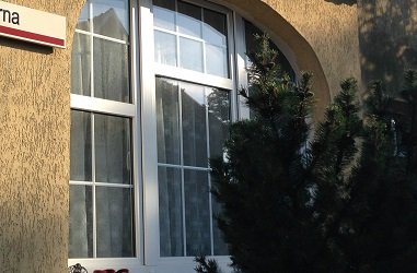 3-flügeliges Segmentbogenfenster