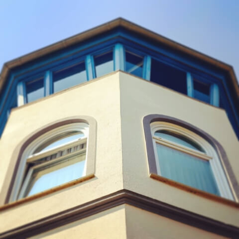 Rondboograam met bovenlicht in wit