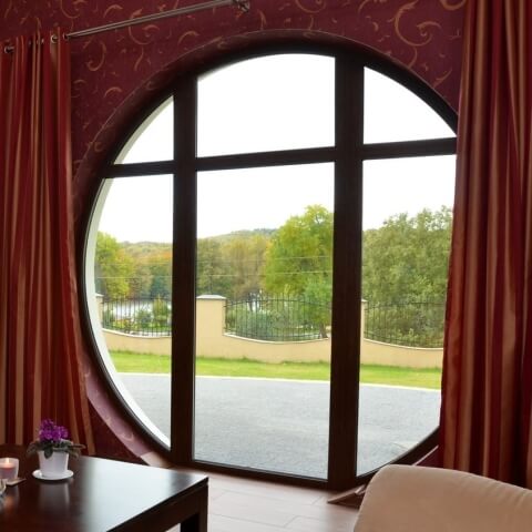 Rond raam met glasin-delende roeden