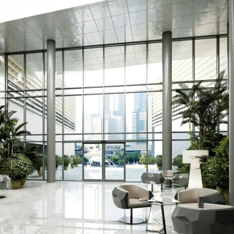 Grote aluminium raamfront in grijs