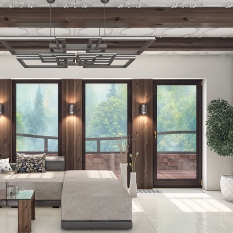 Kamerhoog houten raam in de woonkamer