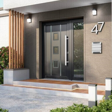 Kunststof voordeur met lichtuitsneden en zijdeel